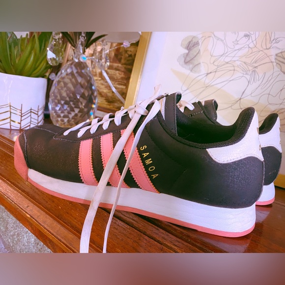 Adidas Samoa Sneakers Pink & Black (Retail $80) - Picture 1 of 5